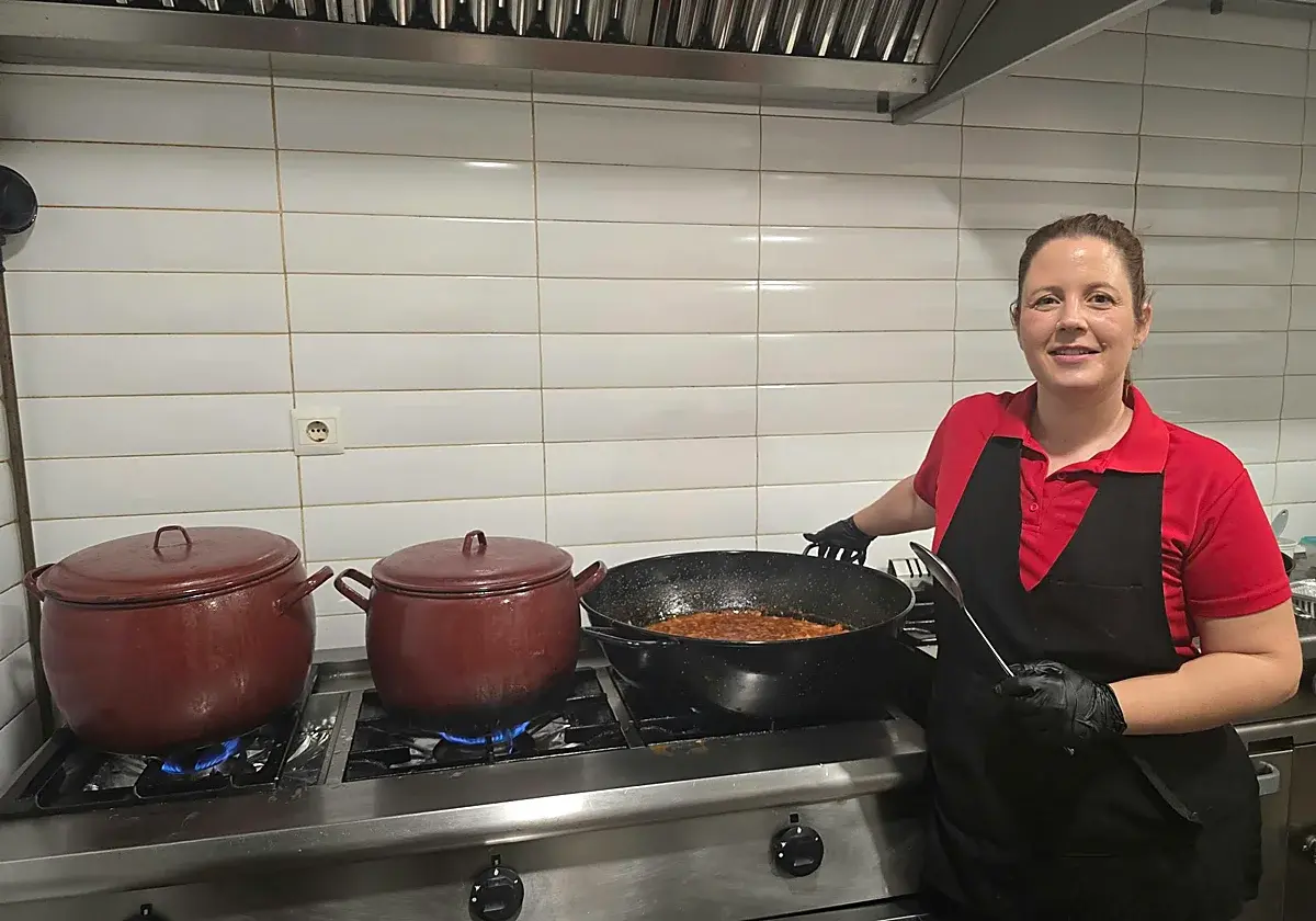 Ollas antiguas y cocina tradicional en el Asadero El Parque de Granada