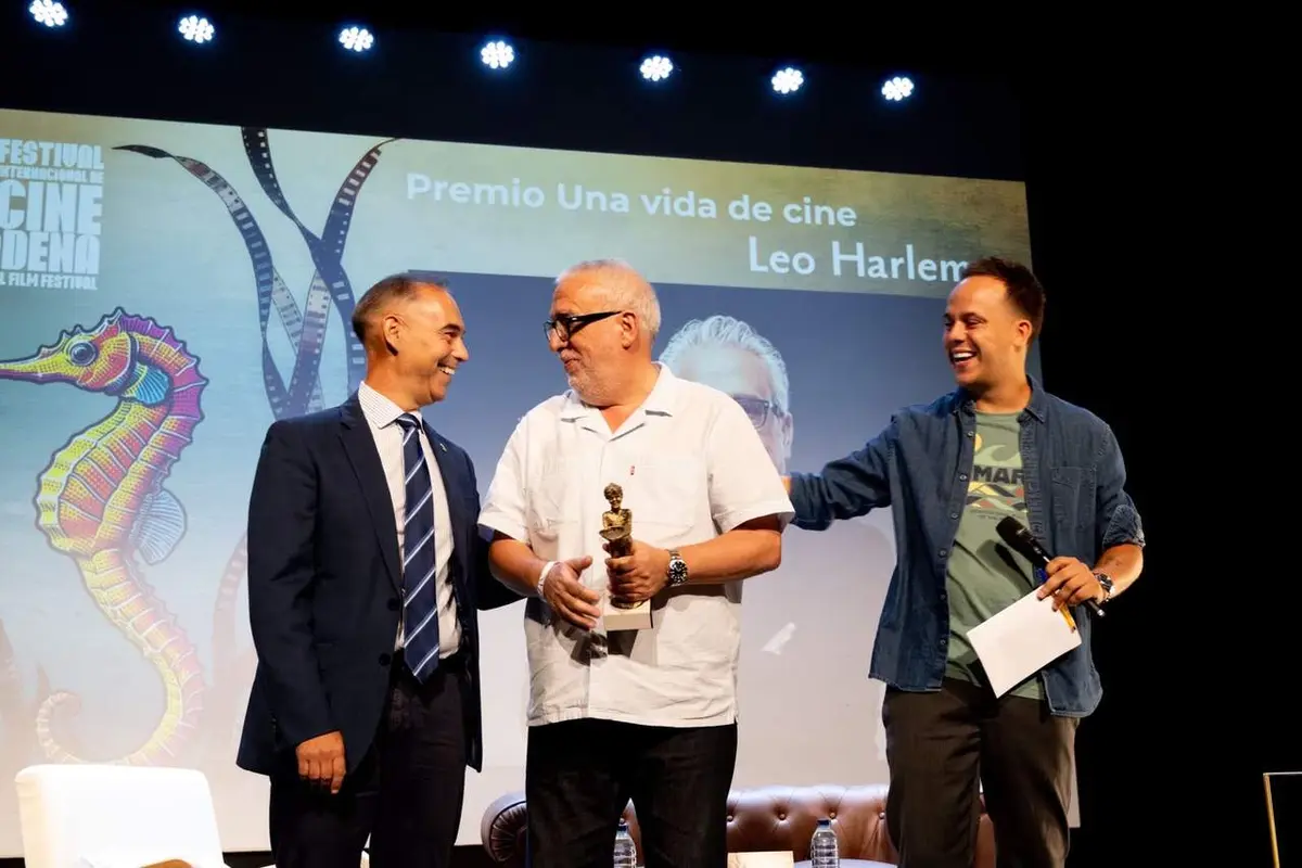 Leo Harlem recibe el Premio Una Vida de Cine en el 25.º FICCAB