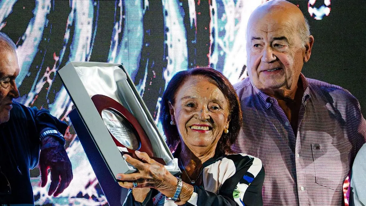 El Metropole reconoce a Rita Pulido al iniciar su nueva temporada deportiva