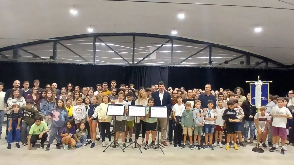 Meaño reconoce a su banda de música tras su victoria en el certamen gallego