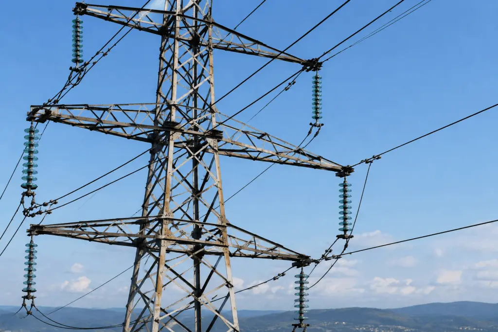 Cinco parroquias de Vigo se organizan ante una nueva línea eléctrica