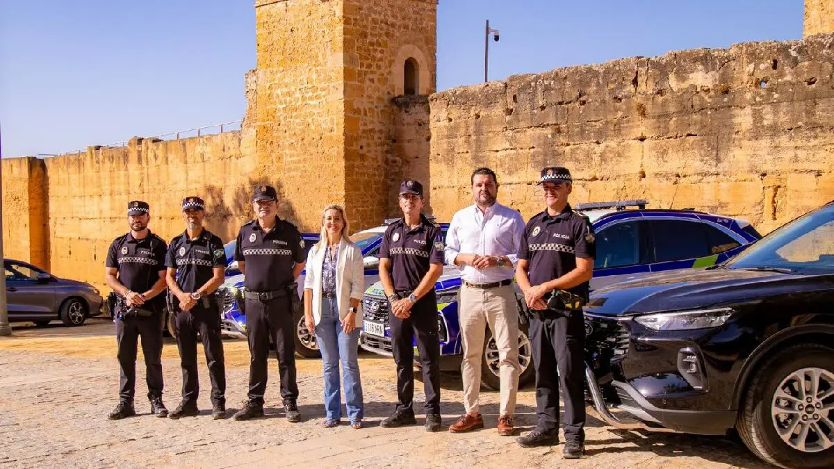 La Policía Local de Alcalá incorpora un todoterreno y tres patrulleros
