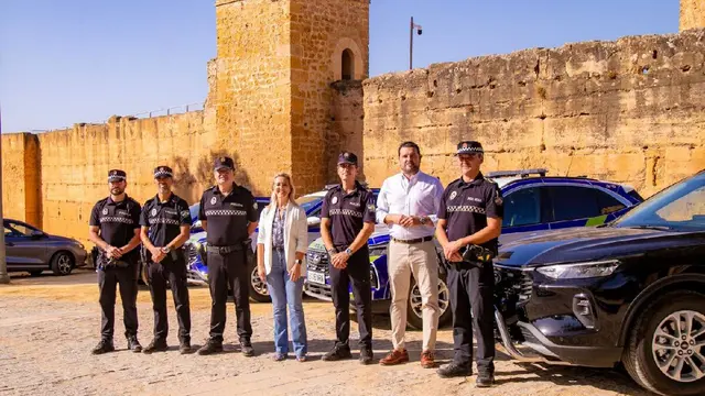 La Policía Local de Alcalá incorpora un todoterreno y tres patrulleros