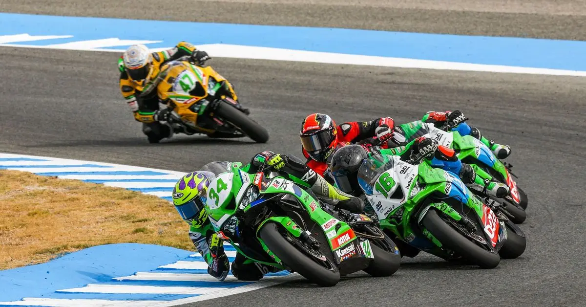 Artigas toma el mando del Mundial de SportBike tras imponerse en Jerez