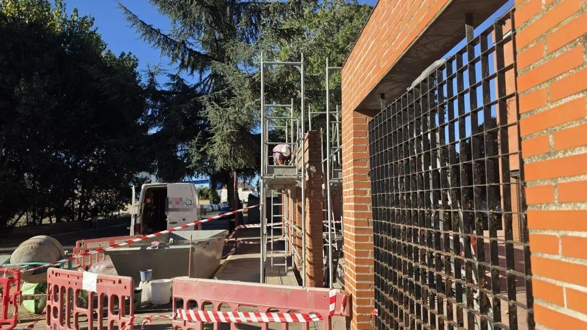 El parque Juan de Ferreras suma trabajos de jardinería a su mejora