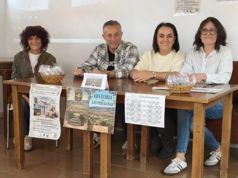 Un libro recoge la historia de los orígenes de Las Peralosas