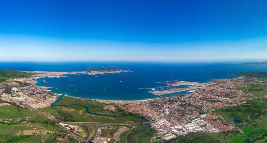 La temperatura del agua de la Bahía de Algeciras roza los 20,7 grados en octubre
