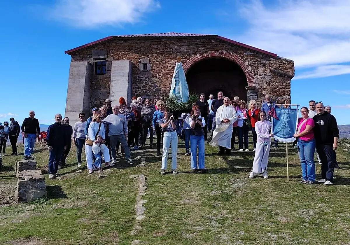 Soto en Cameros recupera la romería hasta la ermita de Serrias