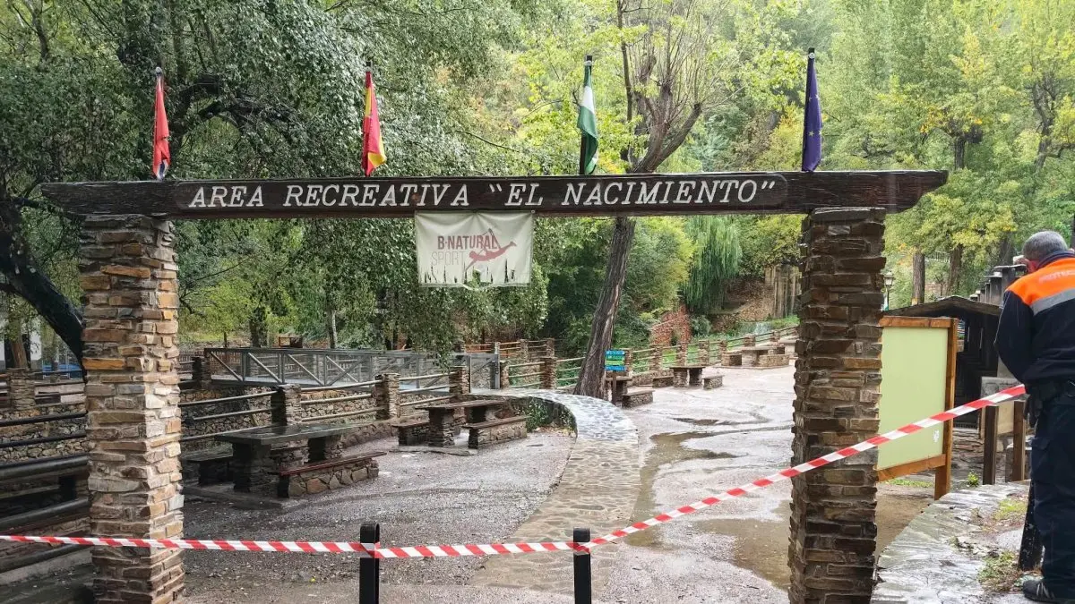 Cierre preventivo del Área Recreativa de El Nacimiento por la caída de ramas